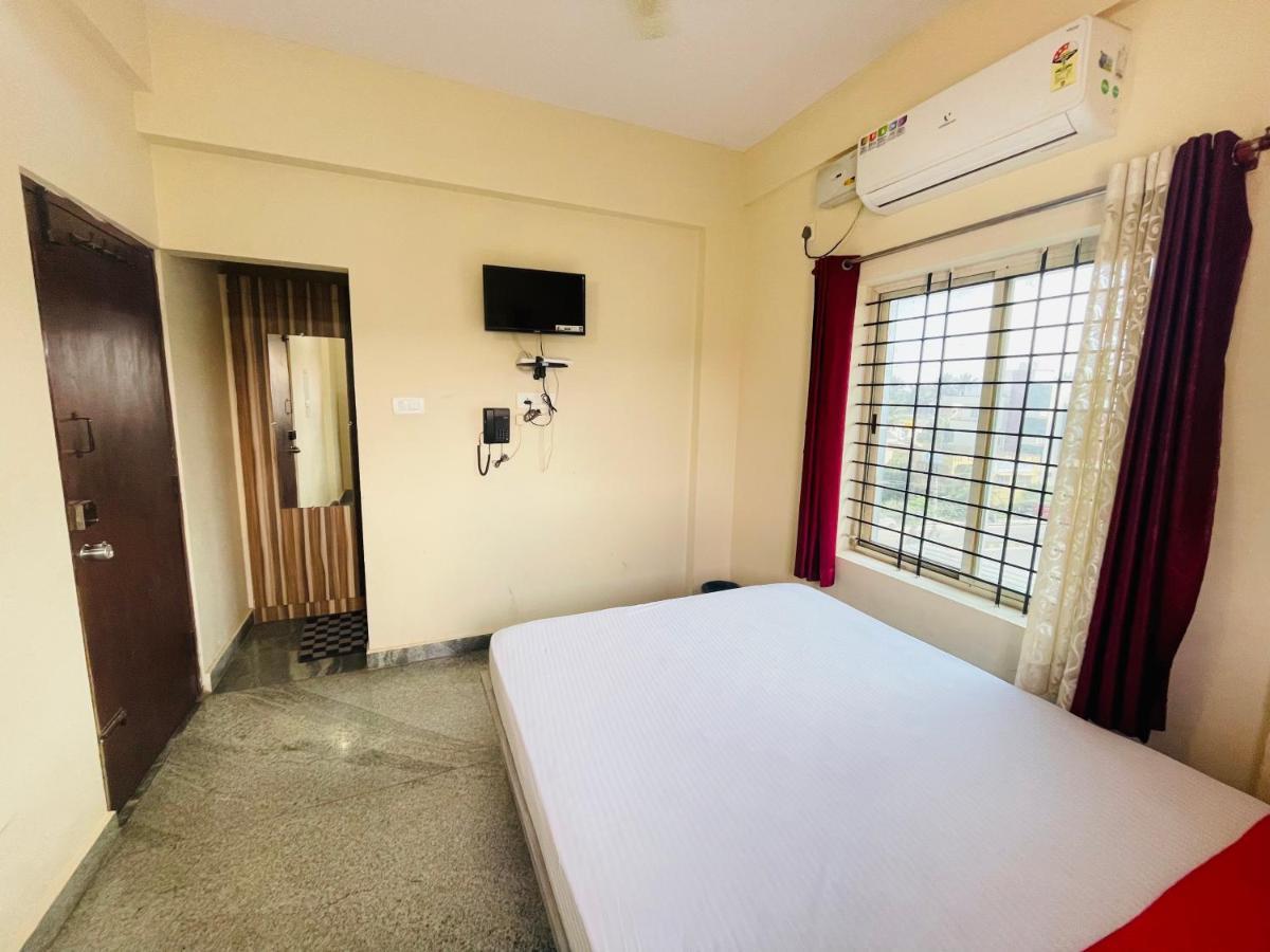 מלון מייזור Crown Residency מראה חיצוני תמונה